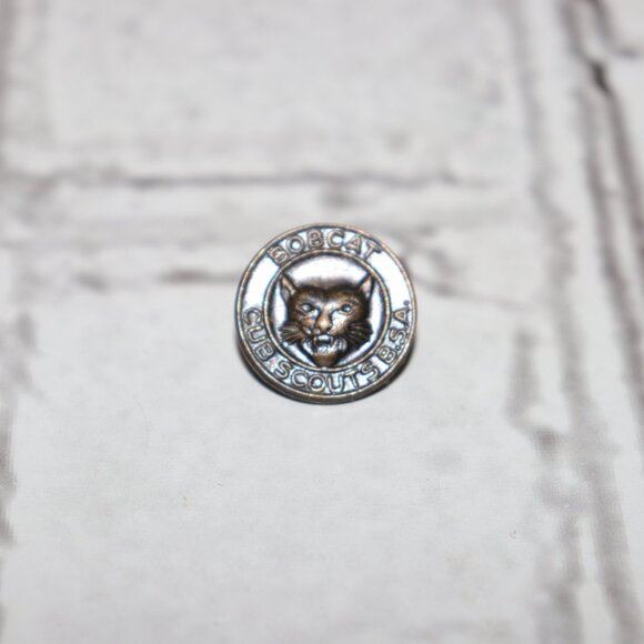 πΎ Vintage BOBCAT Cub Scouts B.S.A. Lapel Pin β Copper Tone β .75" Wide π€ - Picture 3 of 4